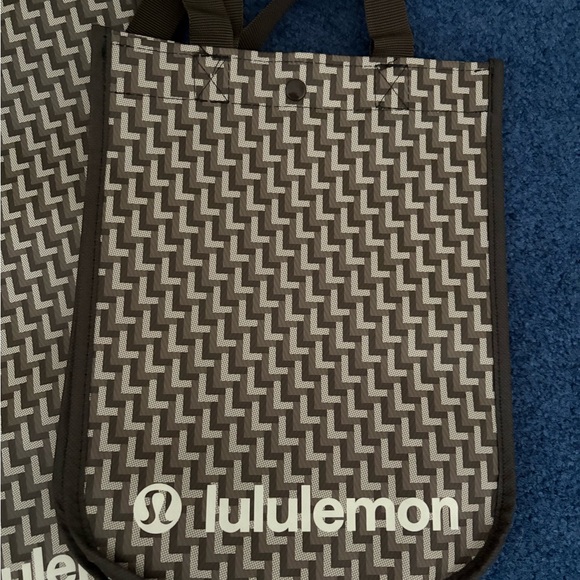 Lululemon Monogrammed Reusable shopper set- both small and large dark brown - Picture 2 of 3